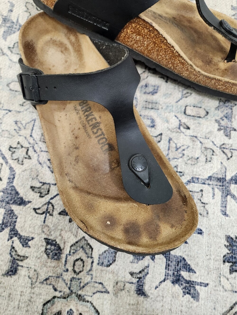 Birkenstock Gizeh Sandals - Picture 3 of 11